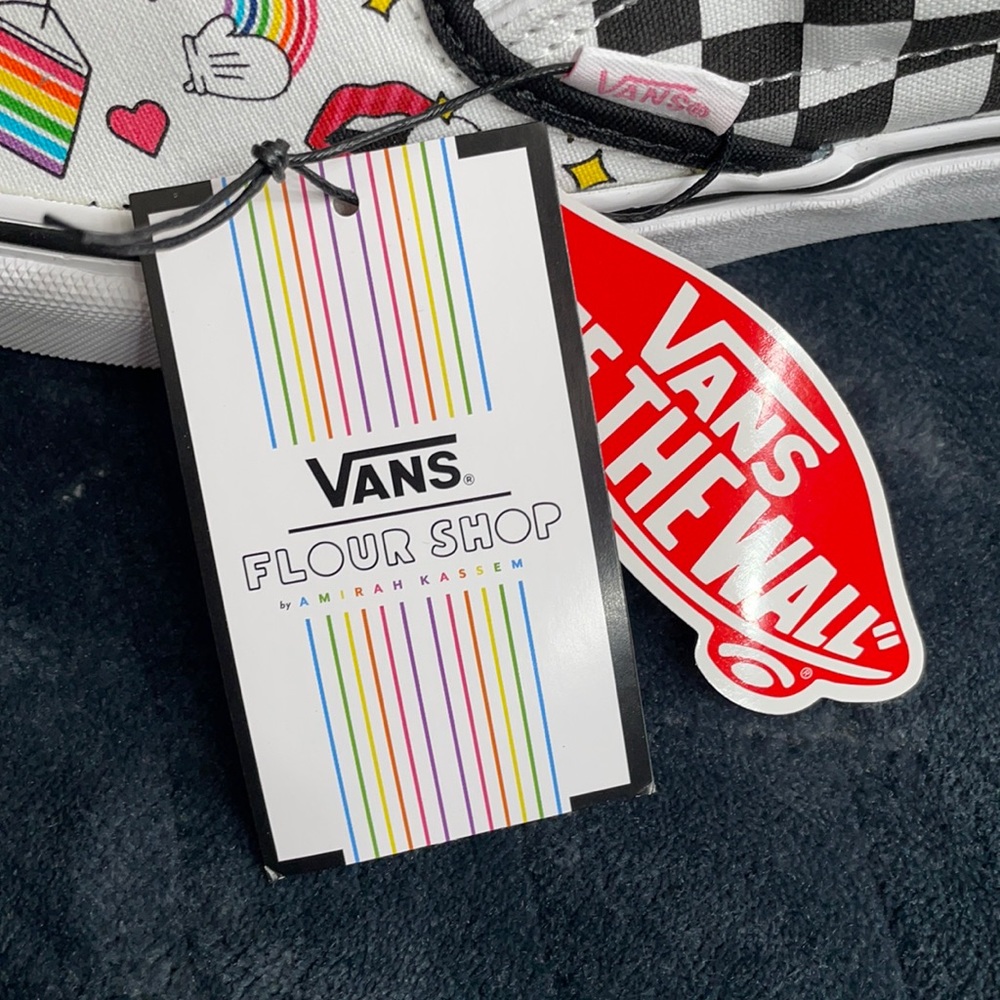 Vans classic slip On Flour shop by Amirah Kassem collection - Picture 7 of 8